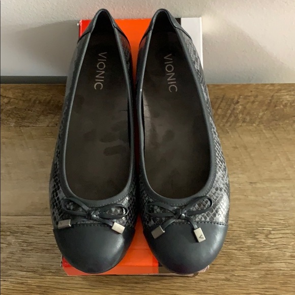 Vionic Grey Snake Flats - Picture 3 of 8